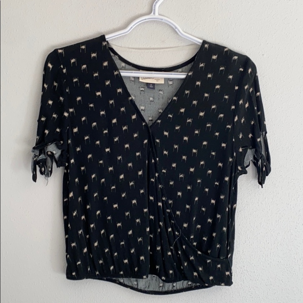 Black Universal Thread top